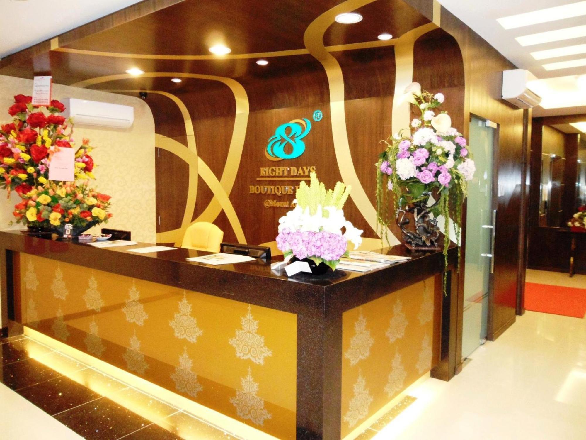 Eight Days Boutique Hotel - Mount Austin Johor Bahru Bagian luar foto
