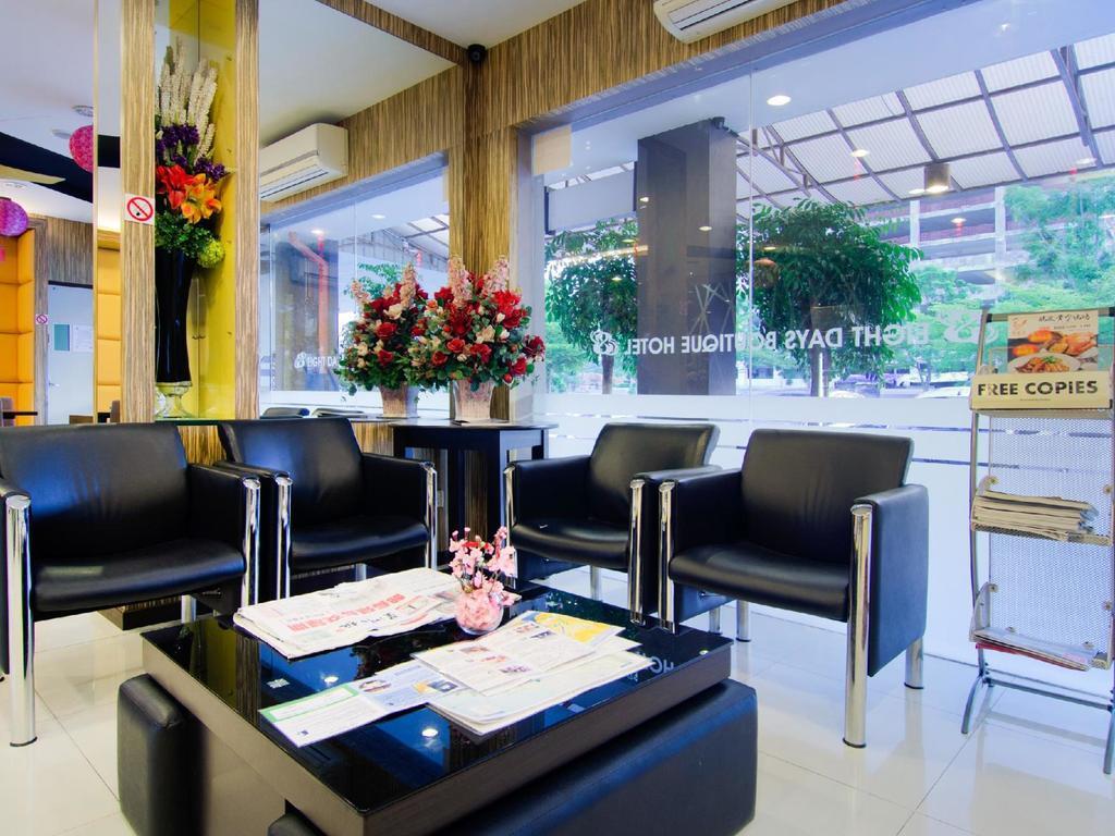 Eight Days Boutique Hotel - Mount Austin Johor Bahru Bagian luar foto