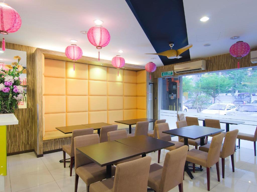 Eight Days Boutique Hotel - Mount Austin Johor Bahru Bagian luar foto